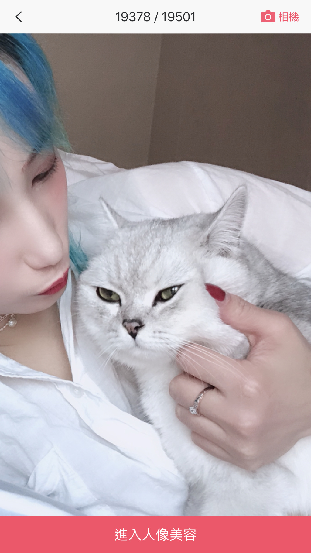 十大外围足球大平台|讲个寓言:一个驯猴人养了只小猴,倾尽所有教它表演..(黑白先生)(图2) 十大外围足球大平台