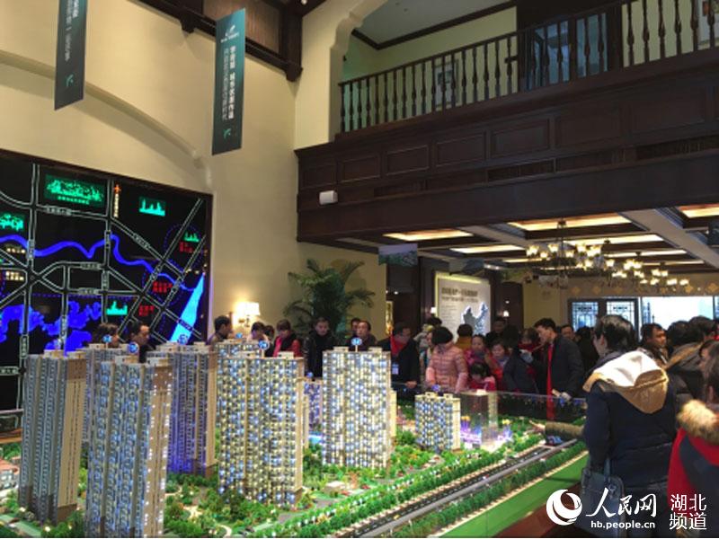 包贝尔老婆崩溃大哭:不图你钱的姑娘,你娶得起吗?_十大外围足球平台app(图3) 十大外围足球平台app手机版