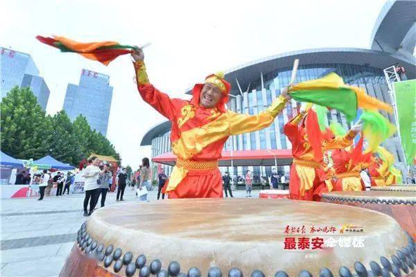 “十大外围足球平台app”
开门办节 为民办节！2020泰山文化艺术节让群众走进艺术殿堂(图2)